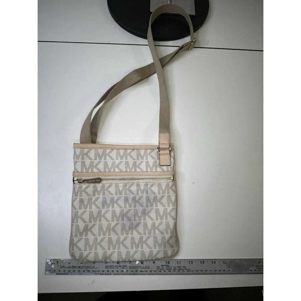 Michael Kors White signature Snap Crossbody bag